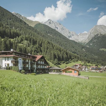 Vierbrunnenhof Hotel Anterselva di Mezzo Exterior photo