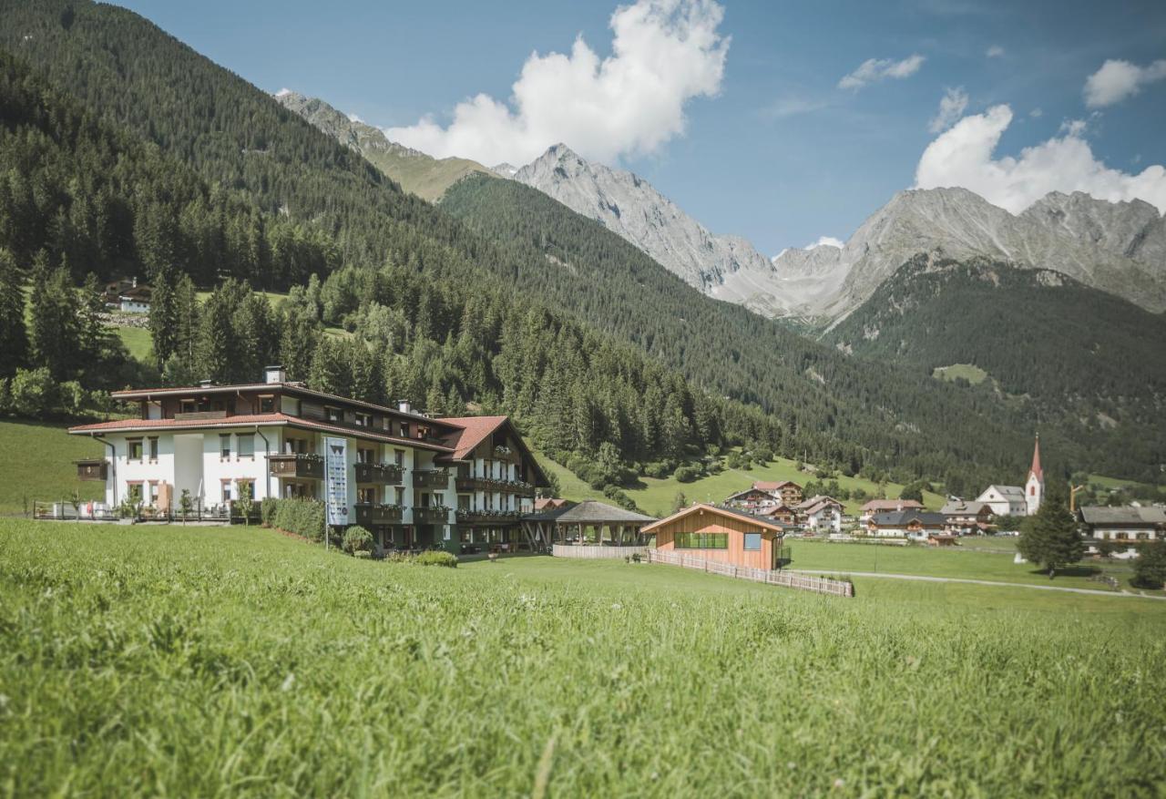 Vierbrunnenhof Hotel Anterselva di Mezzo Exterior photo